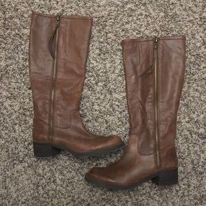 The Lucky Brand Brown Riding Boots: 8.5